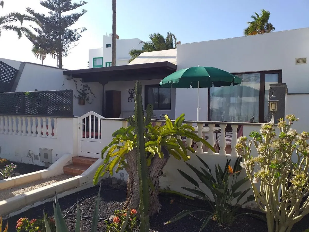 Bungalow Playa Bastian - Piscina Climatizada - Wifi - Playa 1 Min. Costa Teguise Apartment
