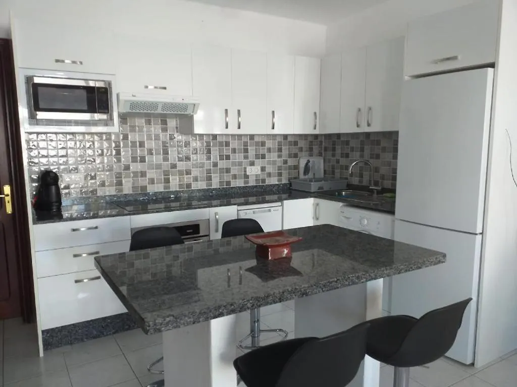 Bungalow Playa Bastian - Piscina Climatizada - Wifi - Playa 1 Min. Costa Teguise Spain