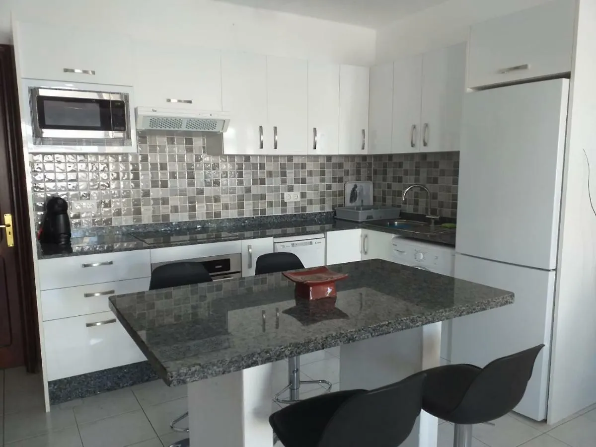 Bungalow Playa Bastian - Piscina Climatizada - Wifi - Playa 1 Min. Costa Teguise 0*,  Spain